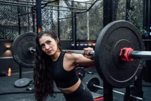 How to Squat With Proper Form: A Step-by-Step Beginner Guide