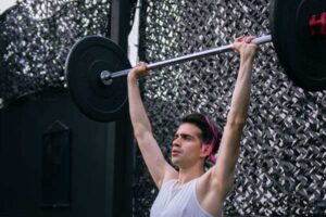 How to Do the Overhead Press Correctly (Full Technique Breakdown)